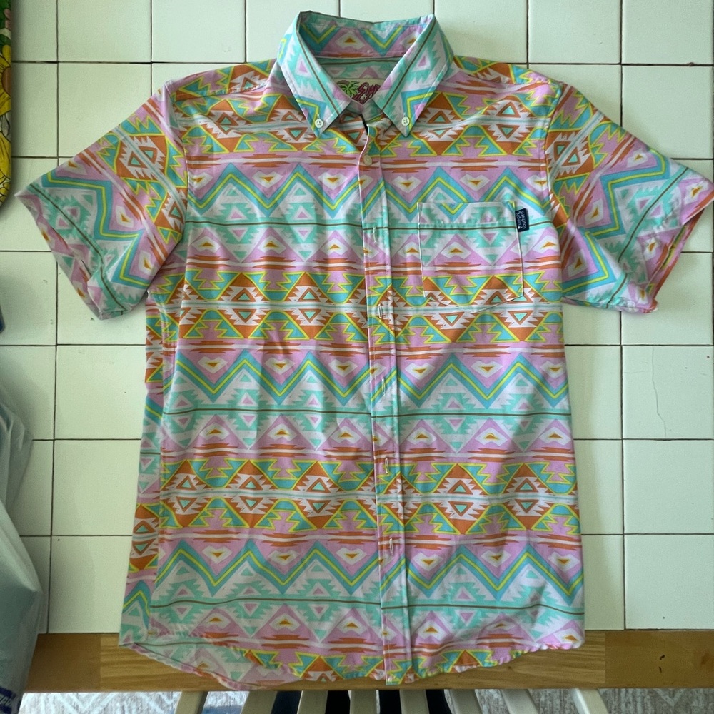 Simply Southern Mens Life Of The Party Shirt
Pastel Aztec Print EUC Size Small